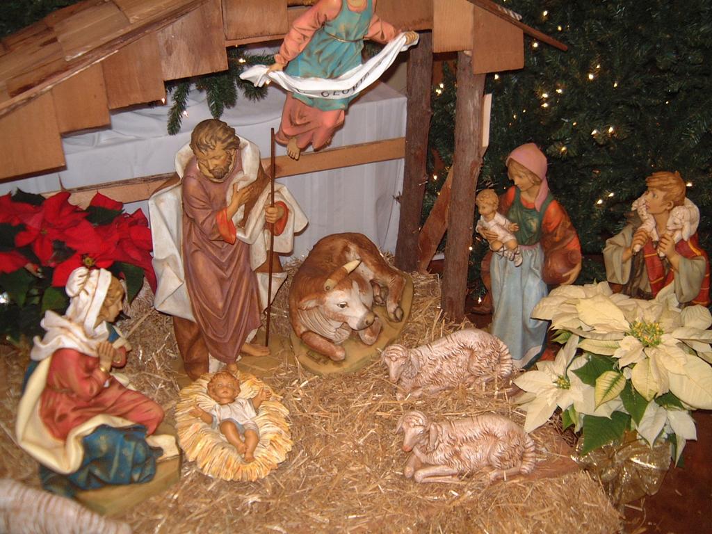 2003/12(Dec)/03-Christmas Day/2003-12-25-01-Nativity-Church.JPG